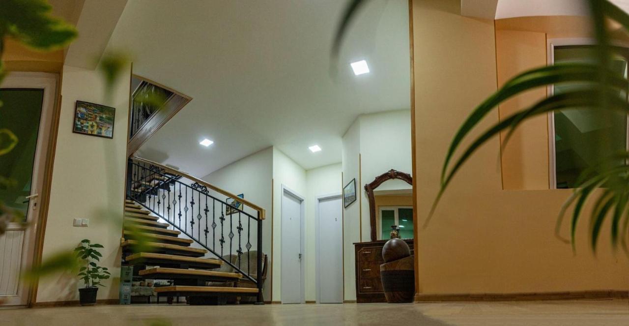 Twins Hotel Tbilisi ภายนอก รูปภาพ