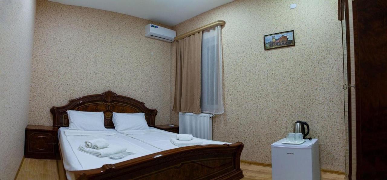Twins Hotel Tbilisi ภายนอก รูปภาพ