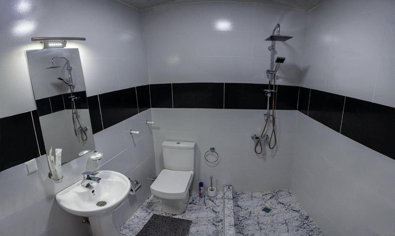 Twins Hotel Tbilisi ภายนอก รูปภาพ